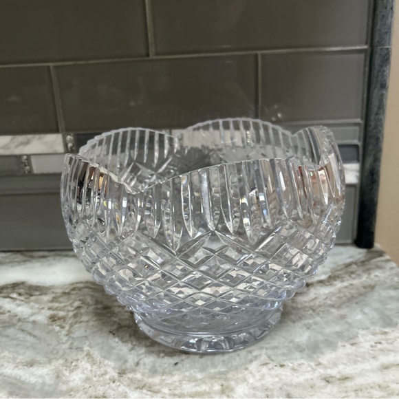TIPPERARY IRISH CUT CRYSTAL diamond pattern presentation centerpiece bowl HEAVY